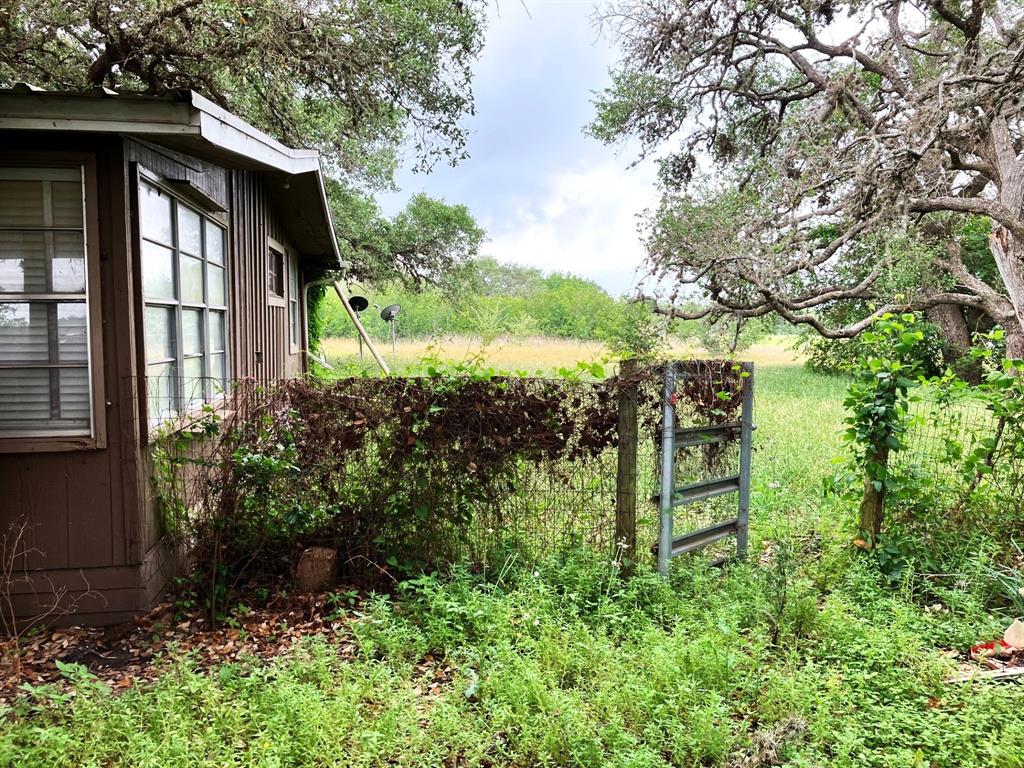 233 Green Dewitt Road, Cuero, Texas image 4