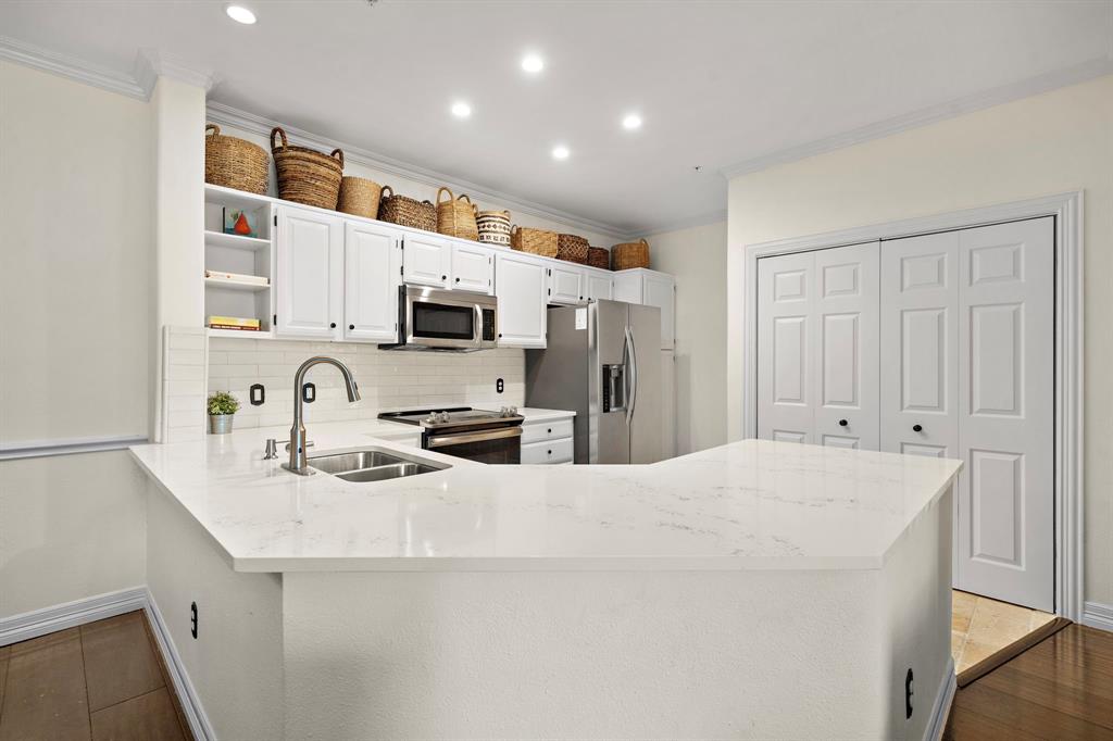 2111 Welch Street #B212, Houston, Texas image 14