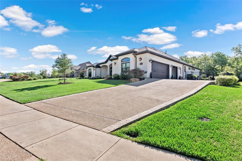 3419 Mahogany Pvt Drive, Bryan, Texas image 2