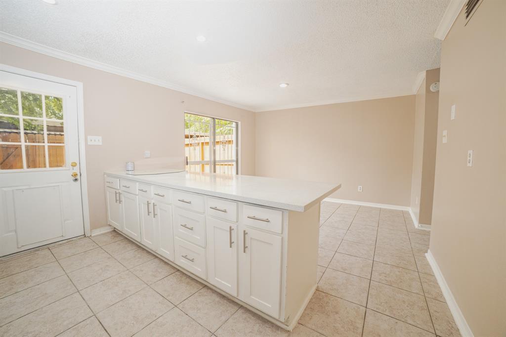 7939 Kendalia Drive, Houston, Texas image 3