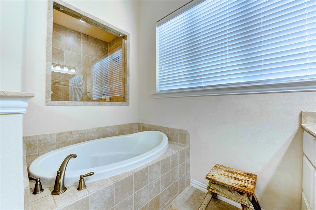 4847 Trickle Creek Drive, Fulshear, Texas image 24