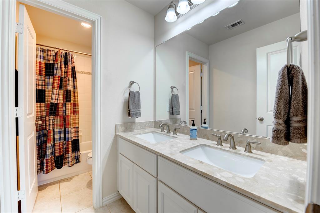 4847 Trickle Creek Drive, Fulshear, Texas image 36