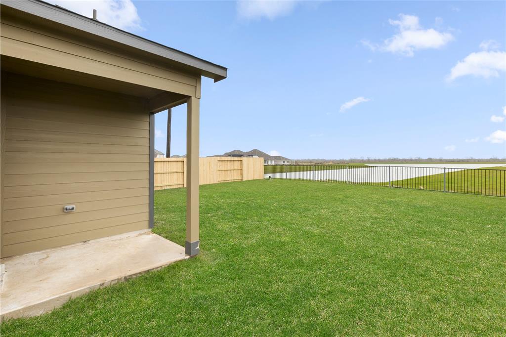 1230 Elsinore Drive, Rosharon, Texas image 2