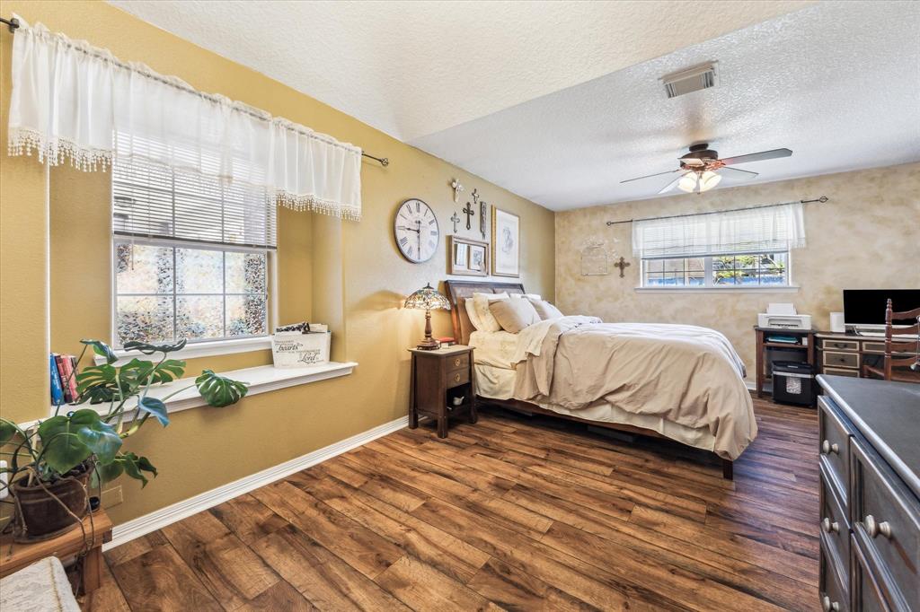 1100 Clyde Drive, Alvin, Texas image 17