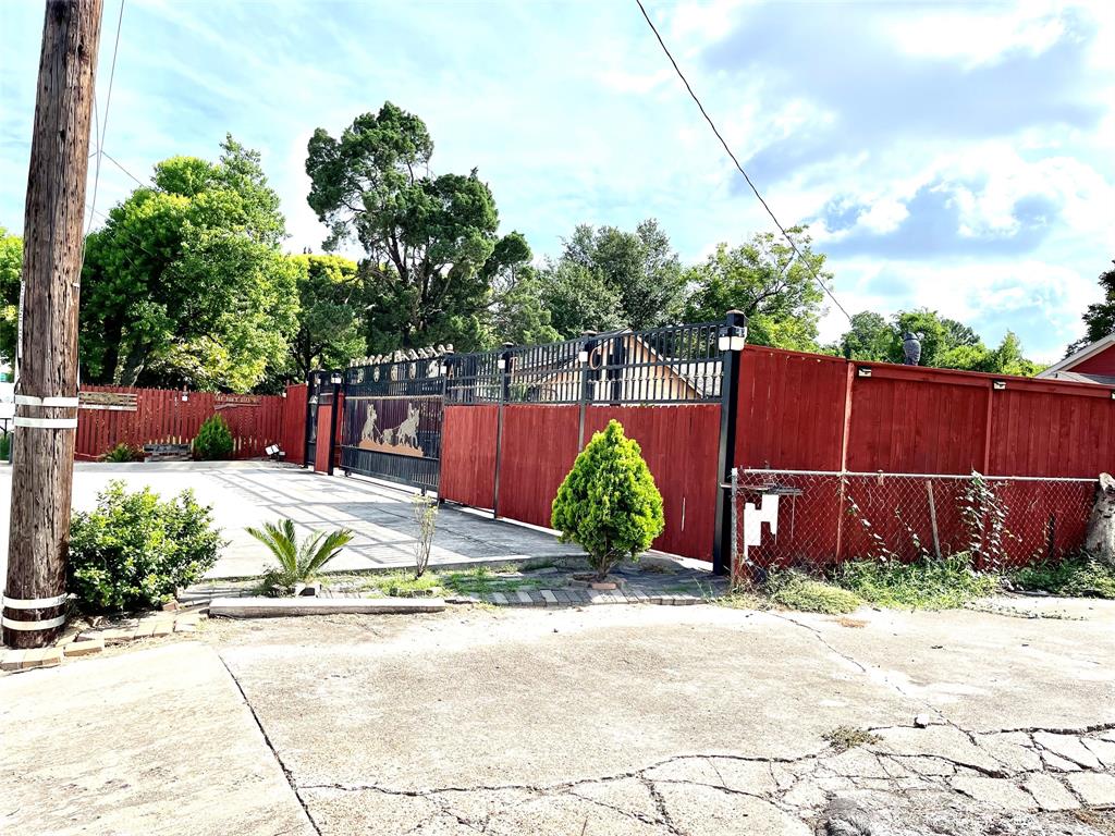 9944 E Hardy Road, Houston, Texas image 11