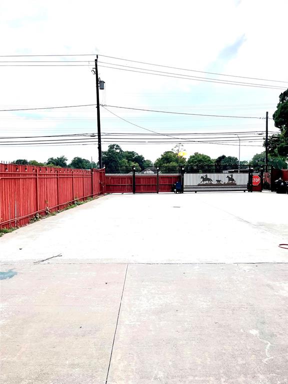 9944 E Hardy Road, Houston, Texas image 14