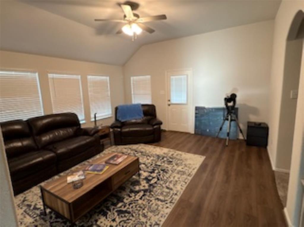 5323 Camerford Court, Alvin, Texas image 12