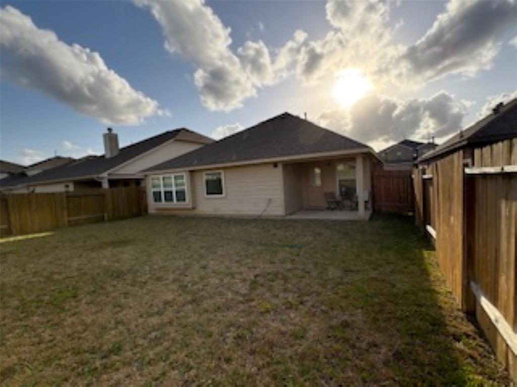 5323 Camerford Court, Alvin, Texas image 4