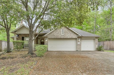 Photo of 10 Barker Ridge Court, Spring, TX 77382 (MLS # 39873312)