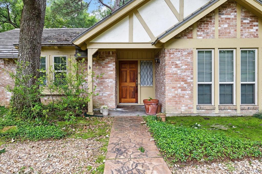 2214 Hidden Creek Drive, Kingwood, Texas image 2