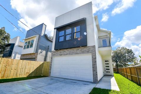Photo of 90 Burress Street #A, Houston, TX 77022 (MLS # 43935035)