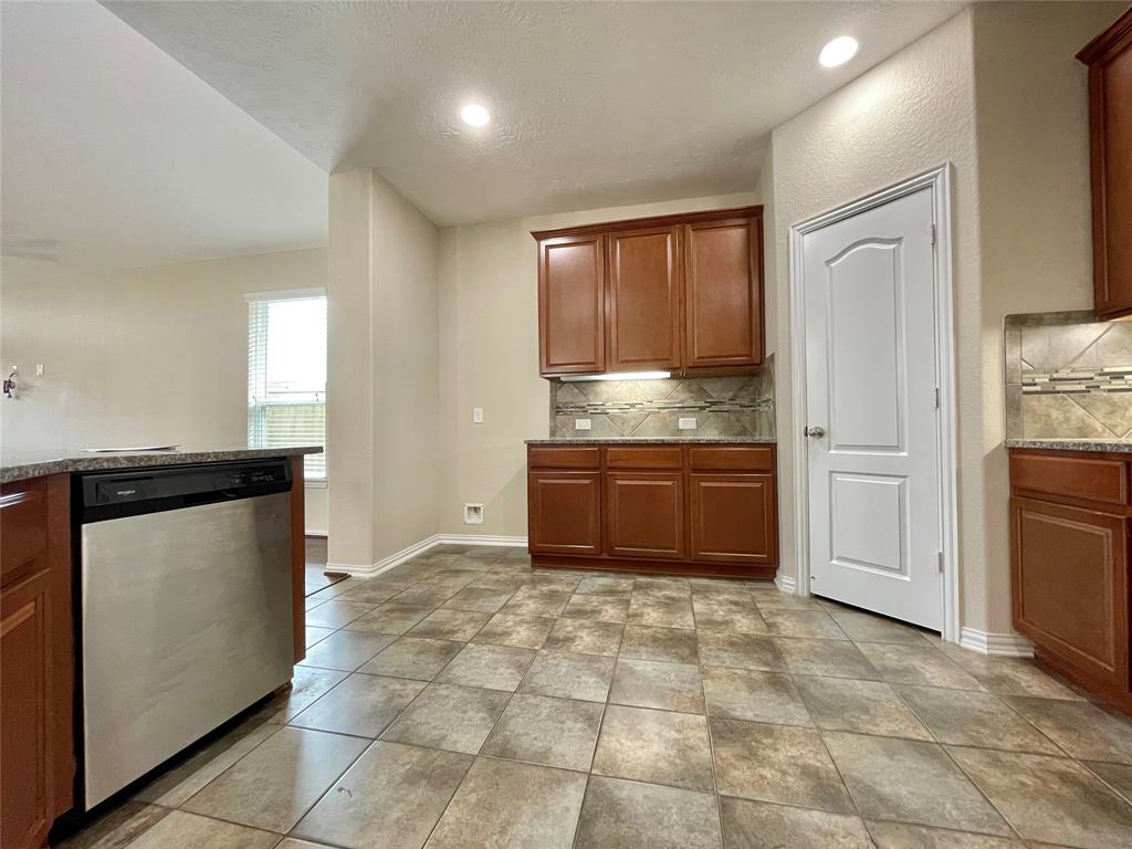 107 Long Meadow Court, Clute, Texas image 16