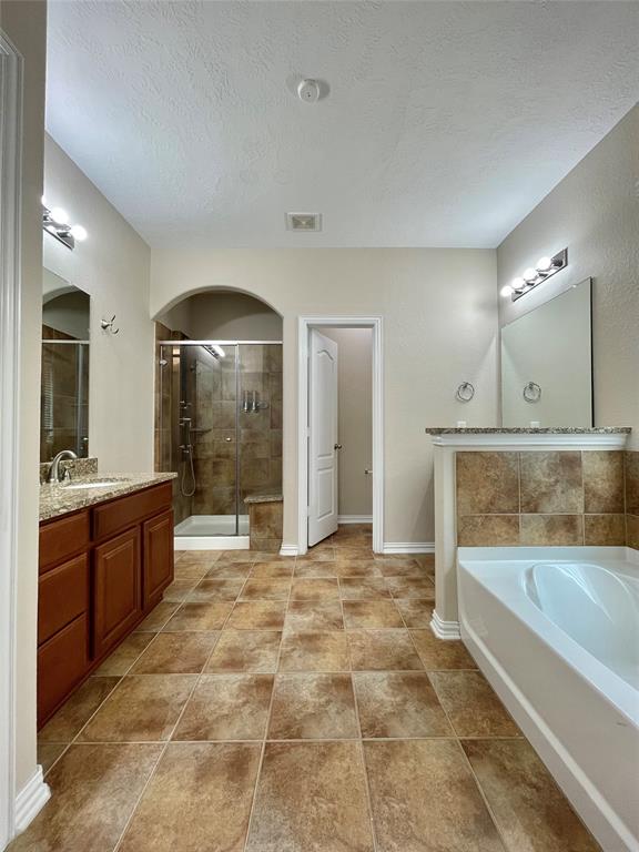 107 Long Meadow Court, Clute, Texas image 36