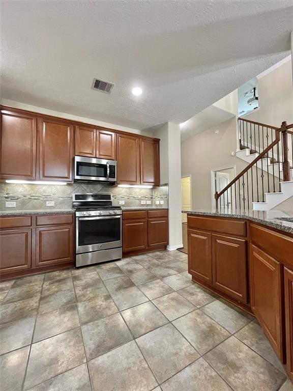 107 Long Meadow Court, Clute, Texas image 15
