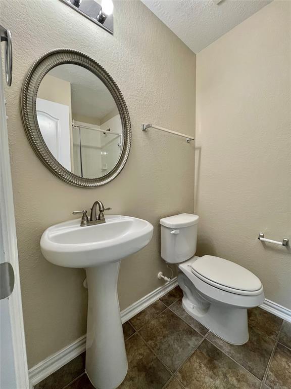 107 Long Meadow Court, Clute, Texas image 25