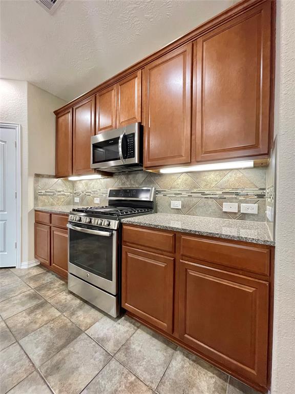 107 Long Meadow Court, Clute, Texas image 14