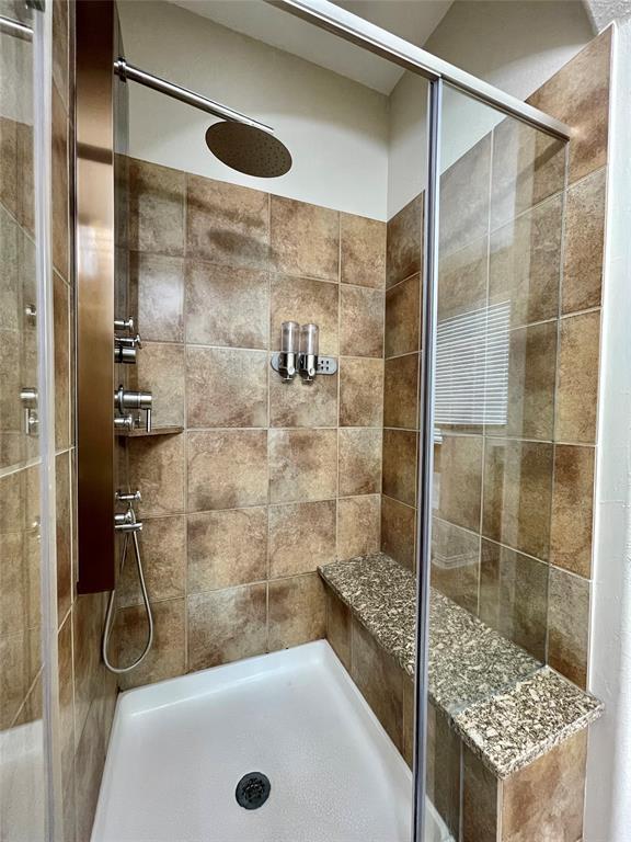 107 Long Meadow Court, Clute, Texas image 32