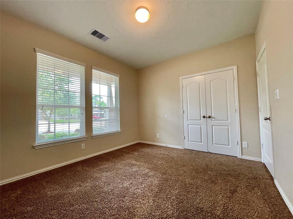 107 Long Meadow Court, Clute, Texas image 4