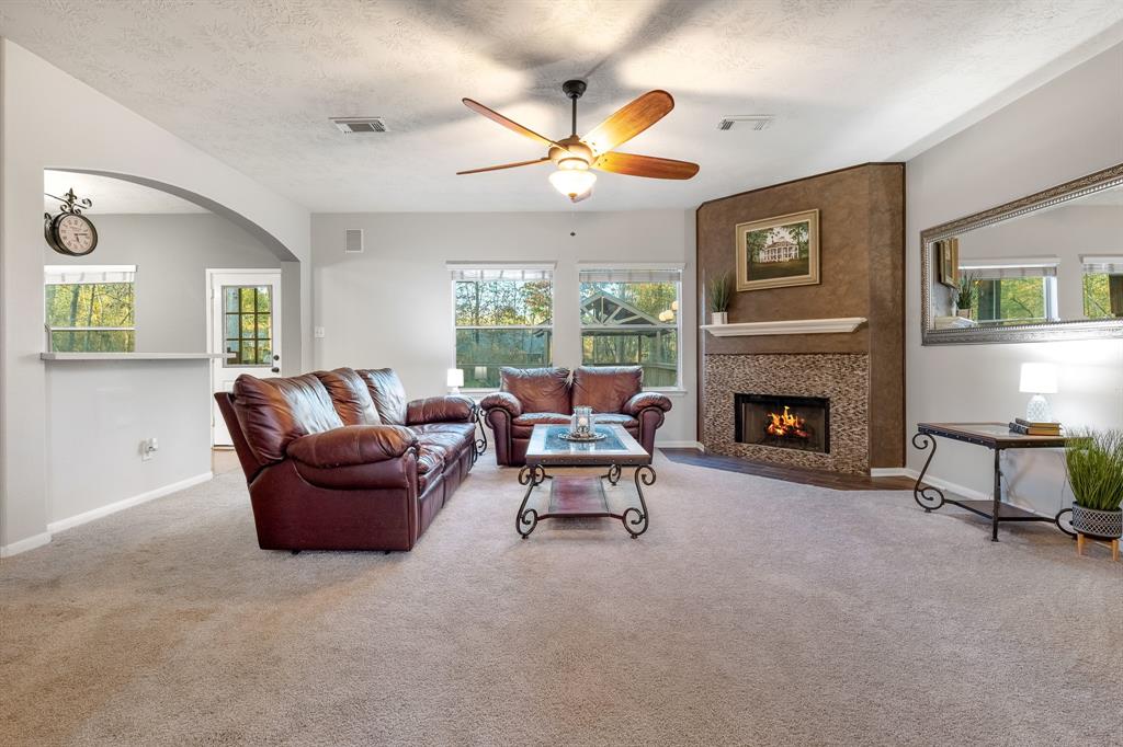 12110 Rainy Oaks Drive, Magnolia, Texas image 9