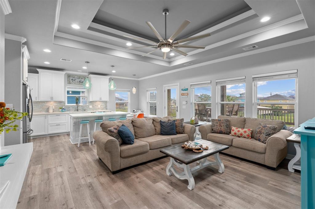 886 Sandollar, Crystal Beach, Texas image 3