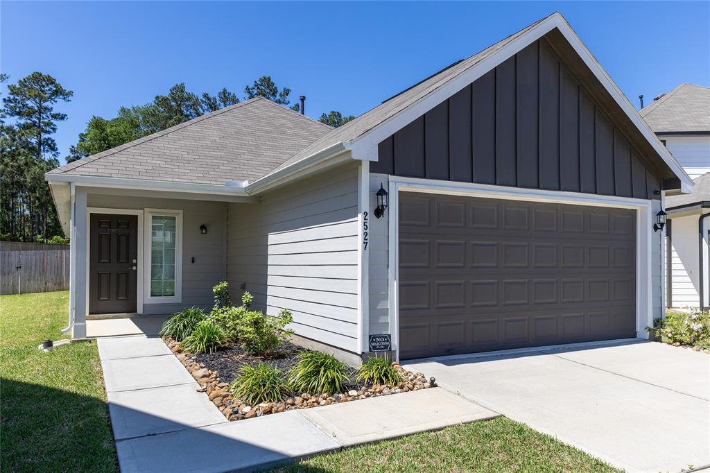2527 Moapa Drive, Conroe, Texas image 1