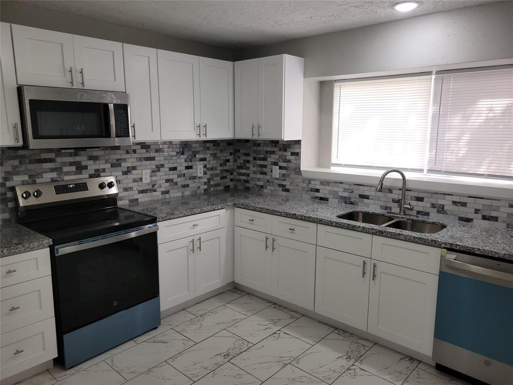17603 Huntersglen Circle, Humble, Texas image 3