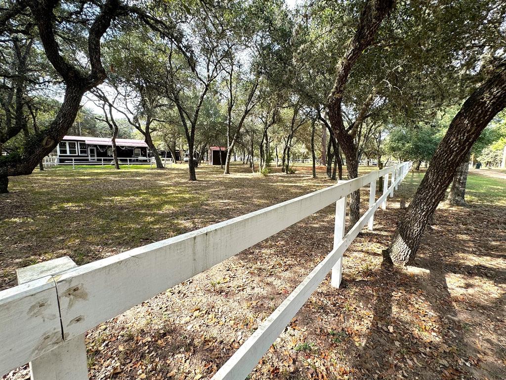 302 Bluebonnet Bend, Sheridan, Texas image 26