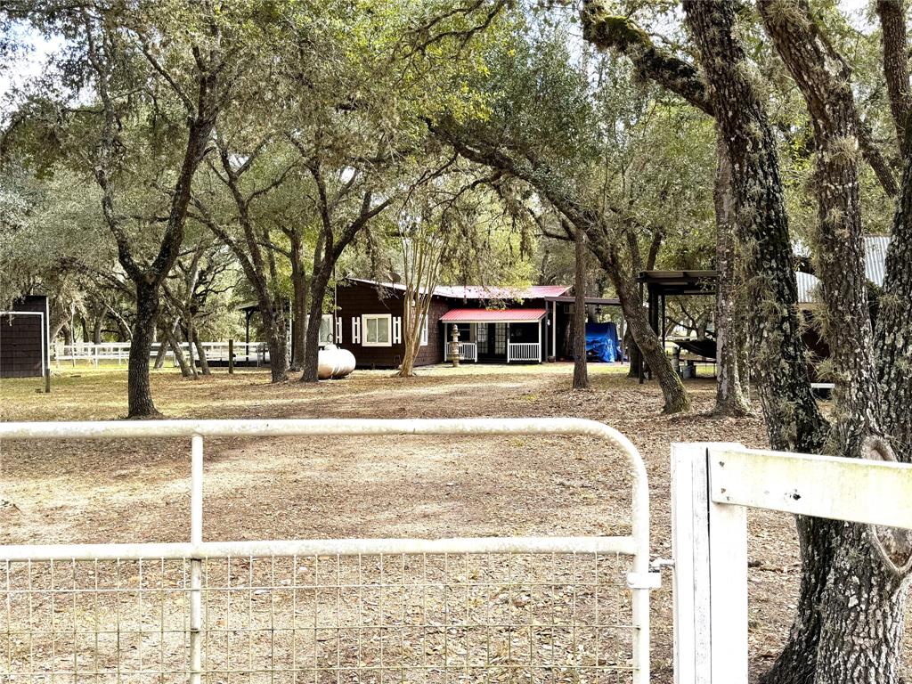 302 Bluebonnet Bend, Sheridan, Texas image 44