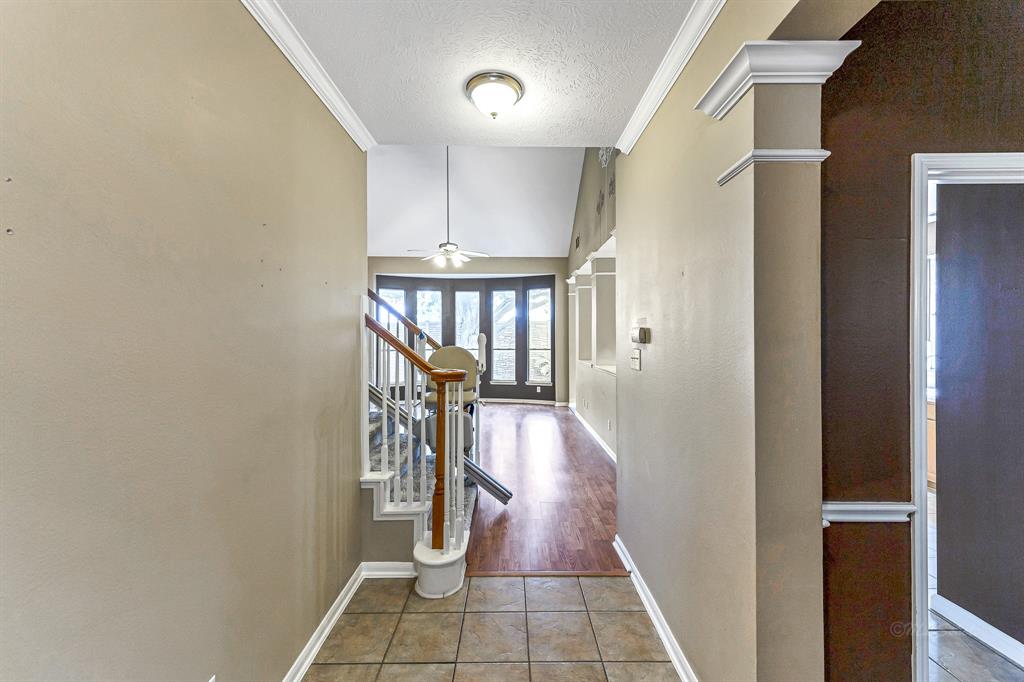 Photo 6 of 32 of 1307 Sandpiper Court S house