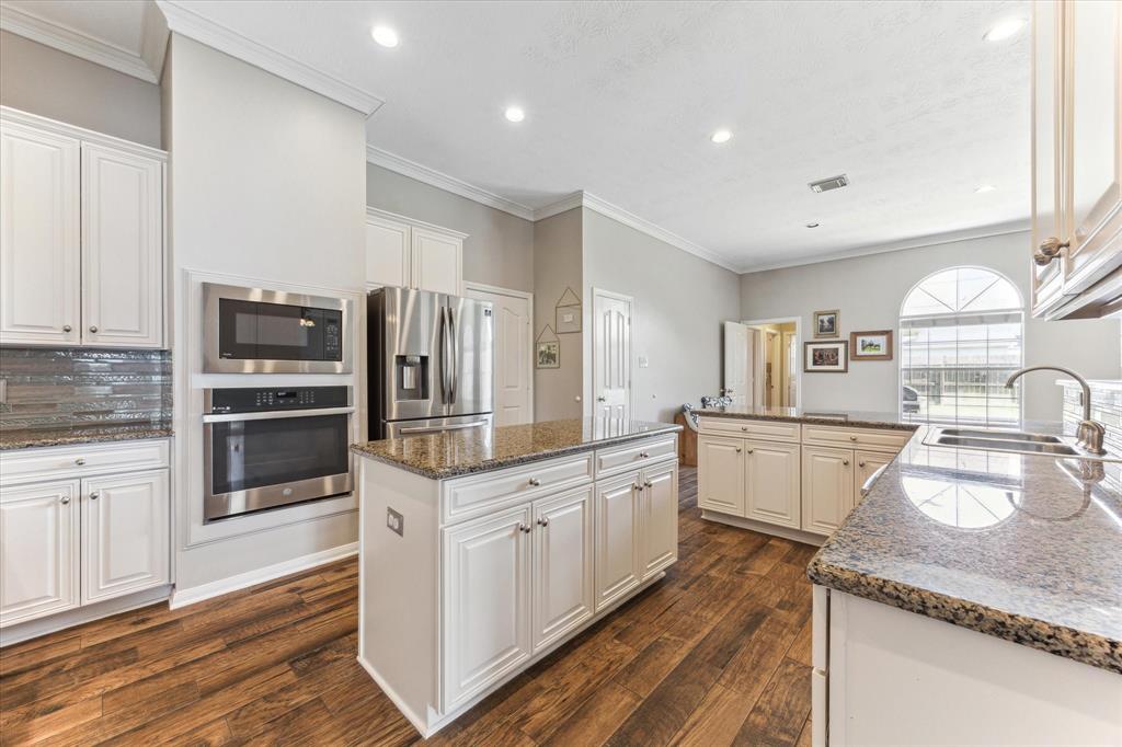 11303 Freestone Avenue, Pearland, Texas image 12