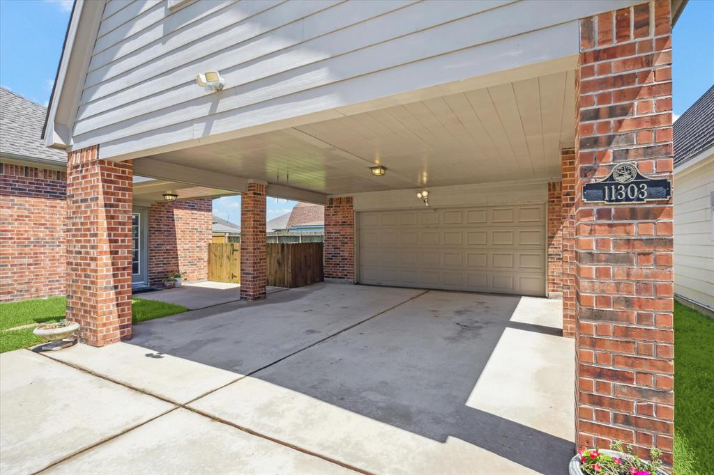 11303 Freestone Avenue, Pearland, Texas image 3