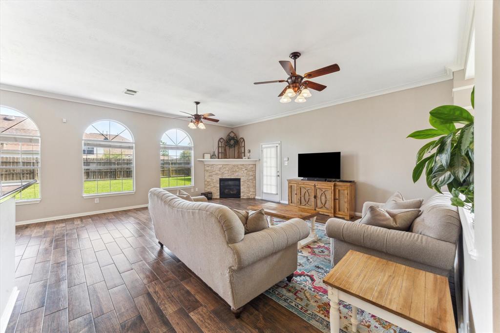 11303 Freestone Avenue, Pearland, Texas image 8