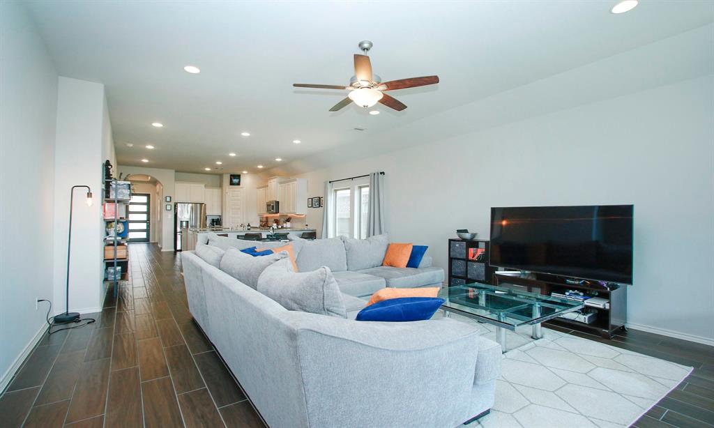 24618 Songlark Bend Drive, Tomball, Texas image 18