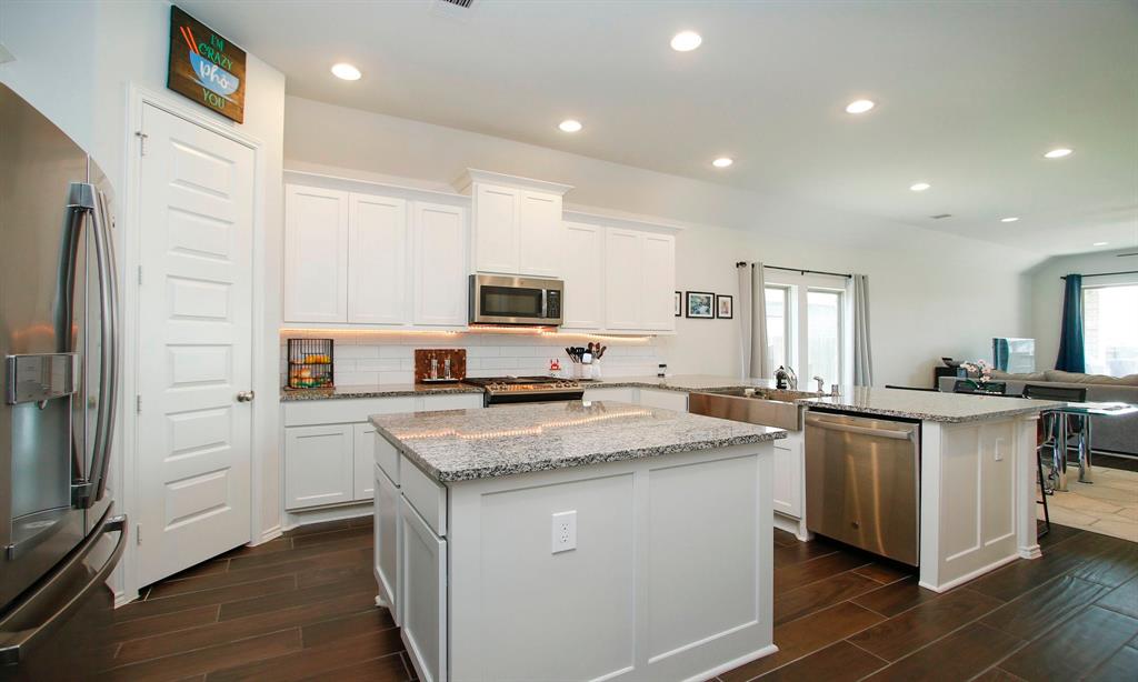 24618 Songlark Bend Drive, Tomball, Texas image 10