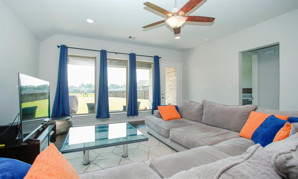 24618 Songlark Bend Drive, Tomball, Texas image 17