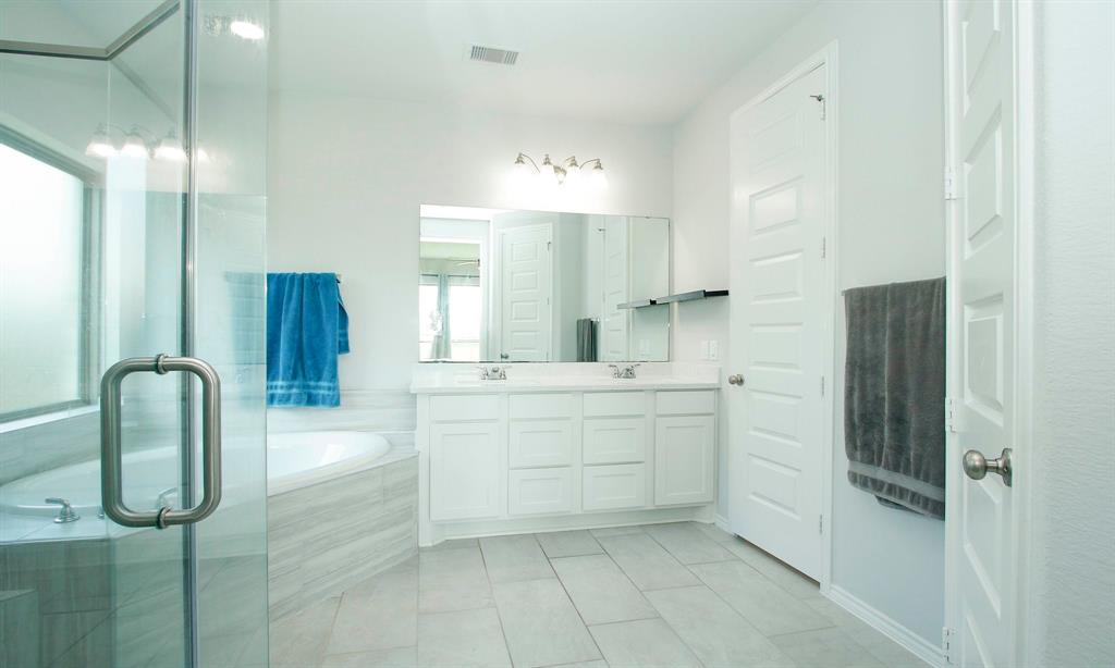 24618 Songlark Bend Drive, Tomball, Texas image 22