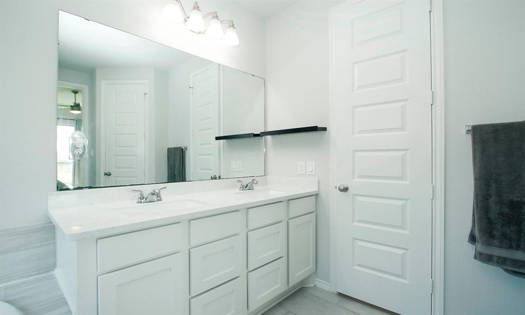 24618 Songlark Bend Drive, Tomball, Texas image 25