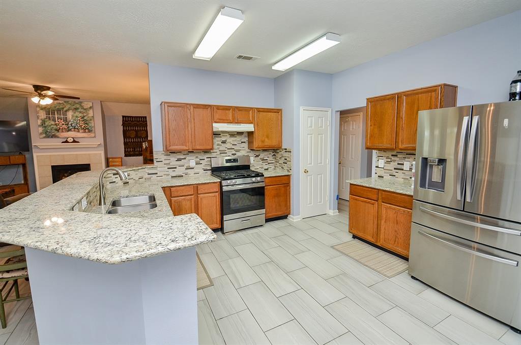 5431 Gosforth Drive, Katy, Texas image 15