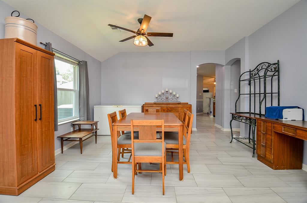 5431 Gosforth Drive, Katy, Texas image 10