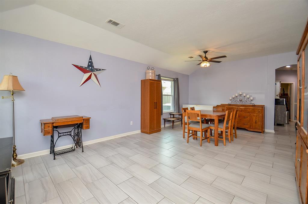 5431 Gosforth Drive, Katy, Texas image 7
