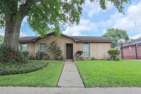 Single Family Residence in Houston TX 8926 Grape Street.jpg