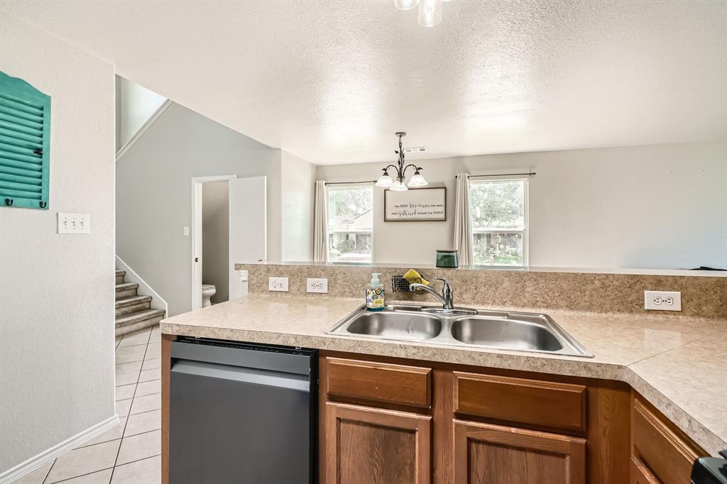 503 Savory Lane, Crosby, Texas image 8