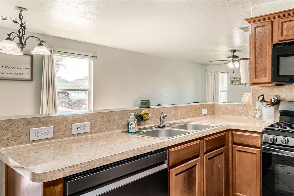 503 Savory Lane, Crosby, Texas image 7