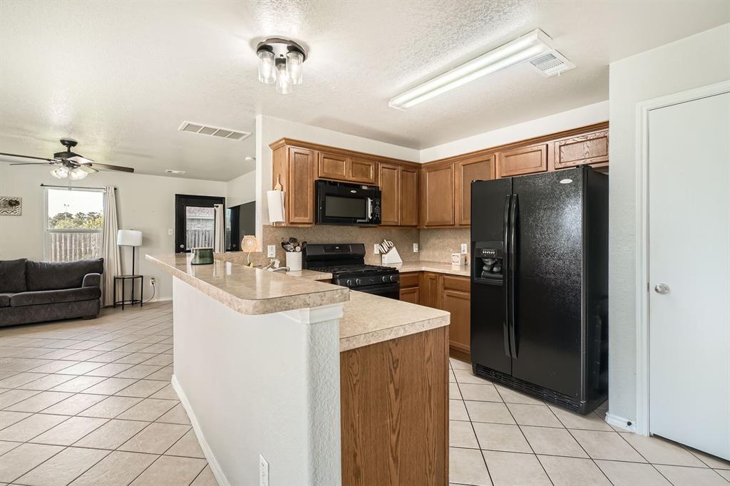 503 Savory Lane, Crosby, Texas image 9