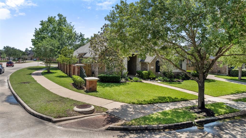 8706 Bloomfield Turn, Missouri City, Texas image 28