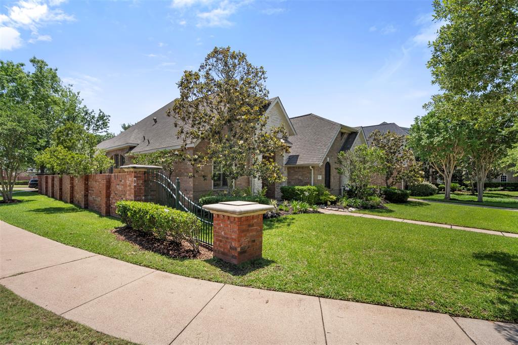 8706 Bloomfield Turn, Missouri City, Texas image 27