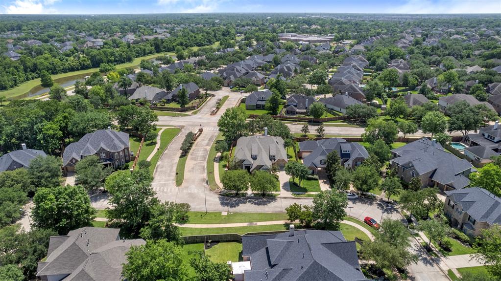 8706 Bloomfield Turn, Missouri City, Texas image 31