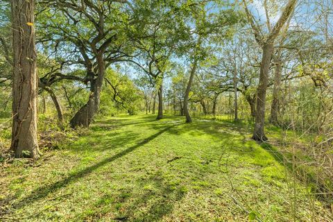 A home in Clute