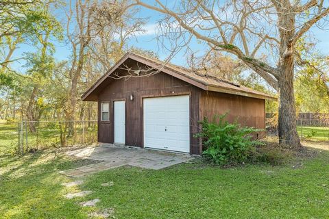 A home in Clute