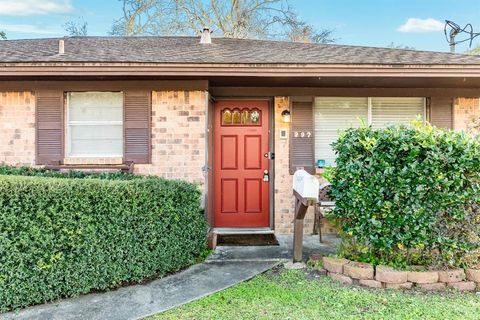 A home in Clute